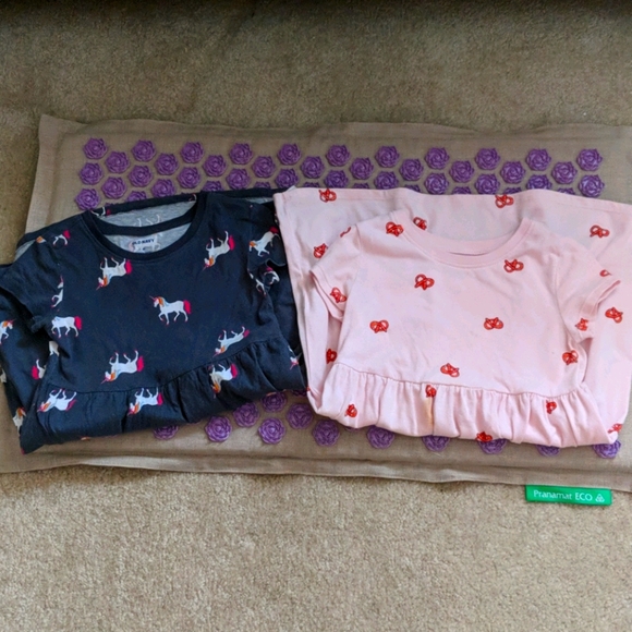 2 pack Old Navy 4T 👗 dresses